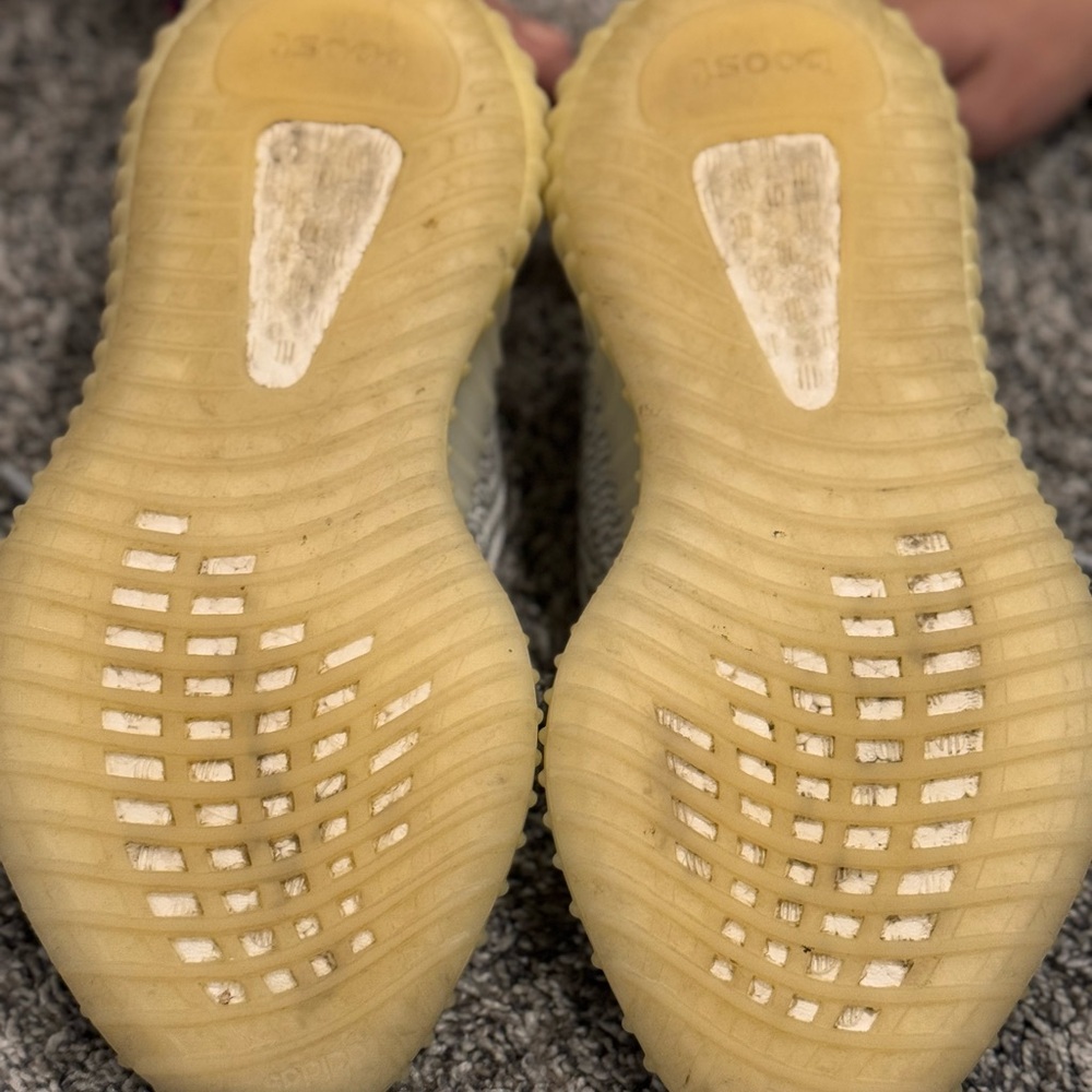 Yeezy 350 Static - Picture 3 of 5